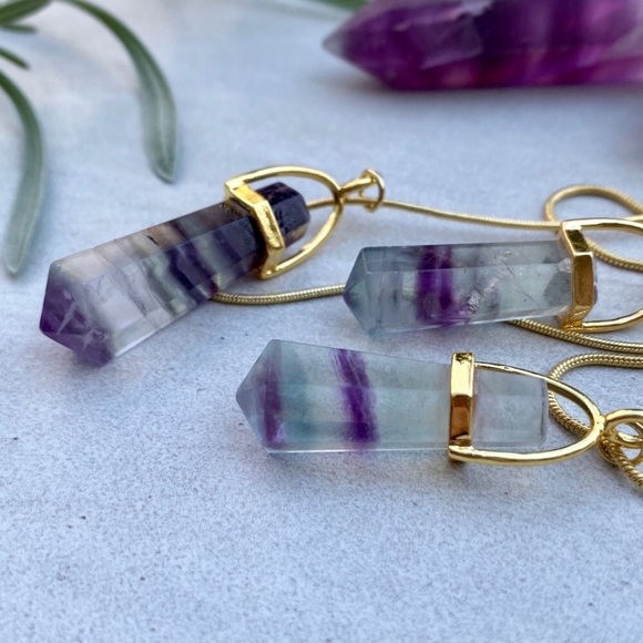 ❗️LAST❗️Raw Fluorite Crystal Point Necklace - Picture 2 of 9